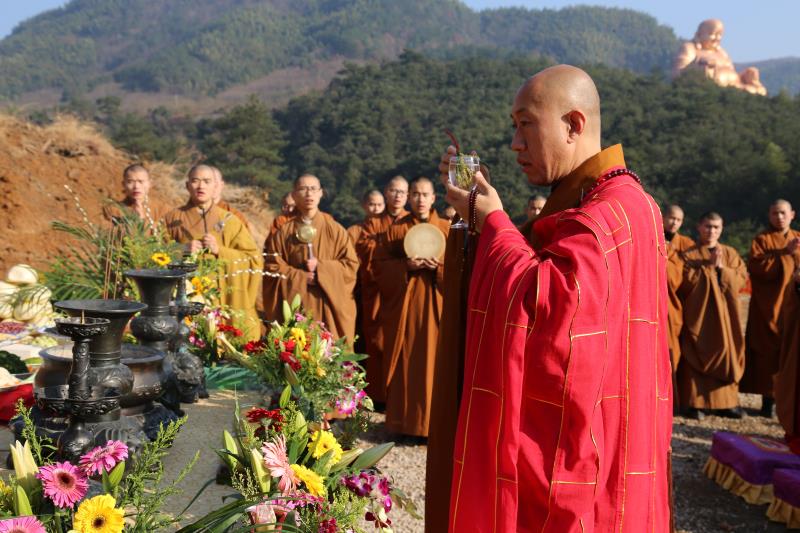 雪窦山水涧岩精舍隆重举行大慈宝殿、天王宝殿（山门）奠基法会